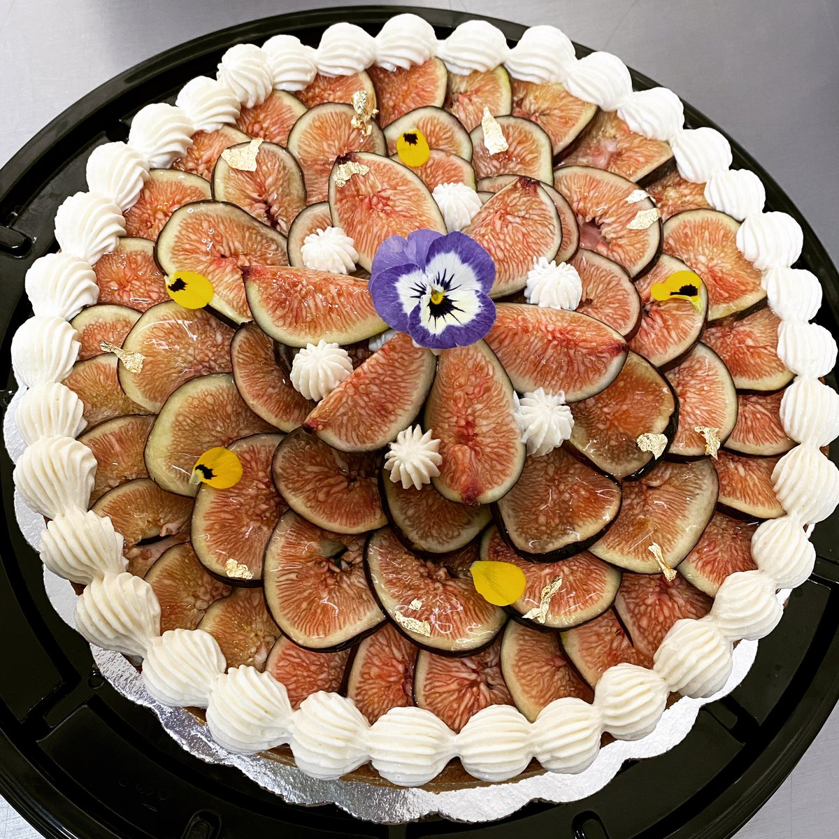 imasweetmaker's tweet image. Amigos!
Ya saben que ando de emprendedora desde hace un tiempito ✌🏻.Les comparto un poco de lo que hago, como ya saben es repostería para todo tipo de ocasión. 🥳
Bueno, incluso si no hay nada que celebrar y tienes ganas de postre🧁 tengo la solución!