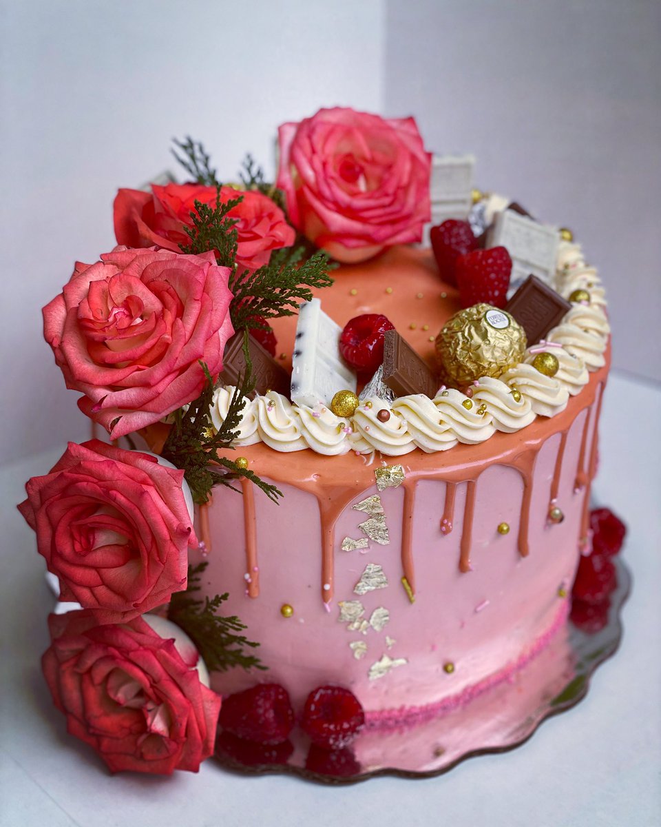 imasweetmaker's tweet image. Amigos!
Ya saben que ando de emprendedora desde hace un tiempito ✌🏻.Les comparto un poco de lo que hago, como ya saben es repostería para todo tipo de ocasión. 🥳
Bueno, incluso si no hay nada que celebrar y tienes ganas de postre🧁 tengo la solución!