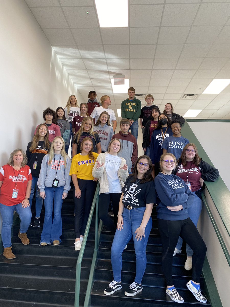 RuizAVID's tweet photo. Check this out! Out of 26 students, Mrs. Hansen had 23 show up supporting their favorite college! Way to students and Mrs. Hansen! #Fishinforexcellence @stasie_hansen @BrandiHendrix14 @BrenhamHS https://t.co/2yB0o7zd5D