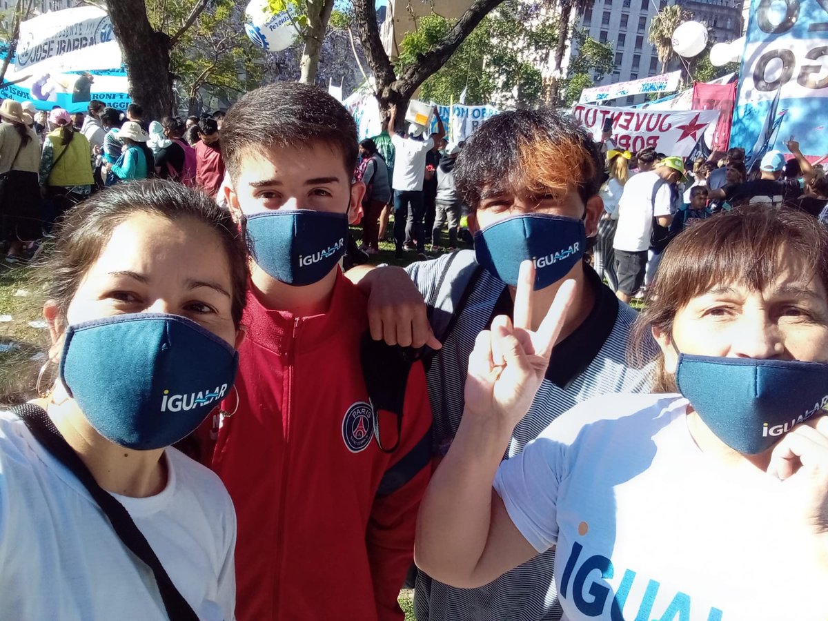 IgualarMerlo's tweet photo. Con los compañeras/cos, de Igualar junto a nuestra referente nacional carmela Moreau, festejando el día del militante https://t.co/QuhpnpxJ0a