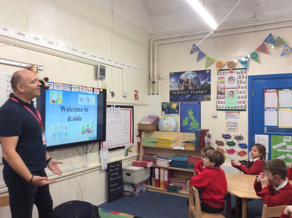 AberfordPrimary's tweet photo. Class Two have enjoyed learning about the human body with the help of D Side Dave. The children learnt how we need to eat healthy food and have regular excercise.Dave explained how important it is to brush your teeth and not to eat too many sweet treats.🦷🧠🥗🍬🍭🚲 https://t.co/BGVWGvzVxa