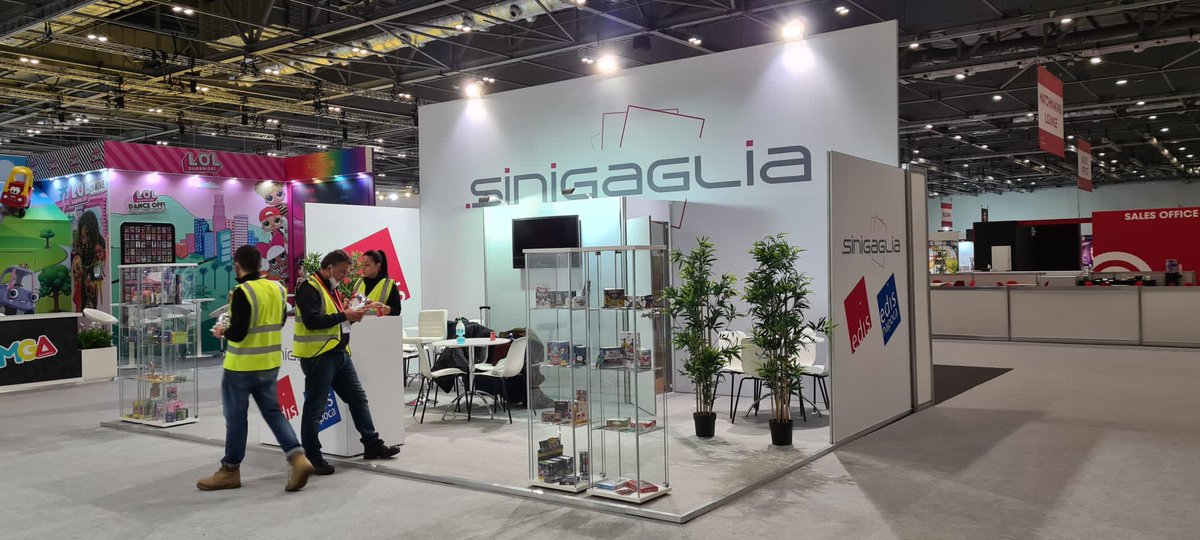 BP_Displays's tweet photo. Awesome view from the “office” over the last couple of days. Great to be back at Brand Licensing Europe, building a 7m x 4.5m stand for a long standing customer. #exhibitionstand #ble2021 #excellondon https://t.co/VBRwmU4ww3