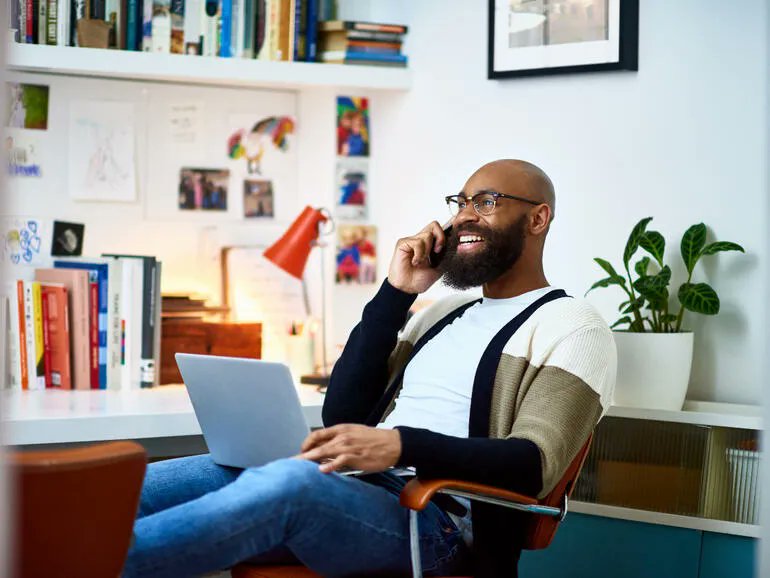 ShellyKramer's tweet image. Negotiating a salary for a new job can be a challenge when interacting remotely. Consider these strategies to make the most out of the experience. tek.io/3wMGigf
#Career #Futurofwork #remotework