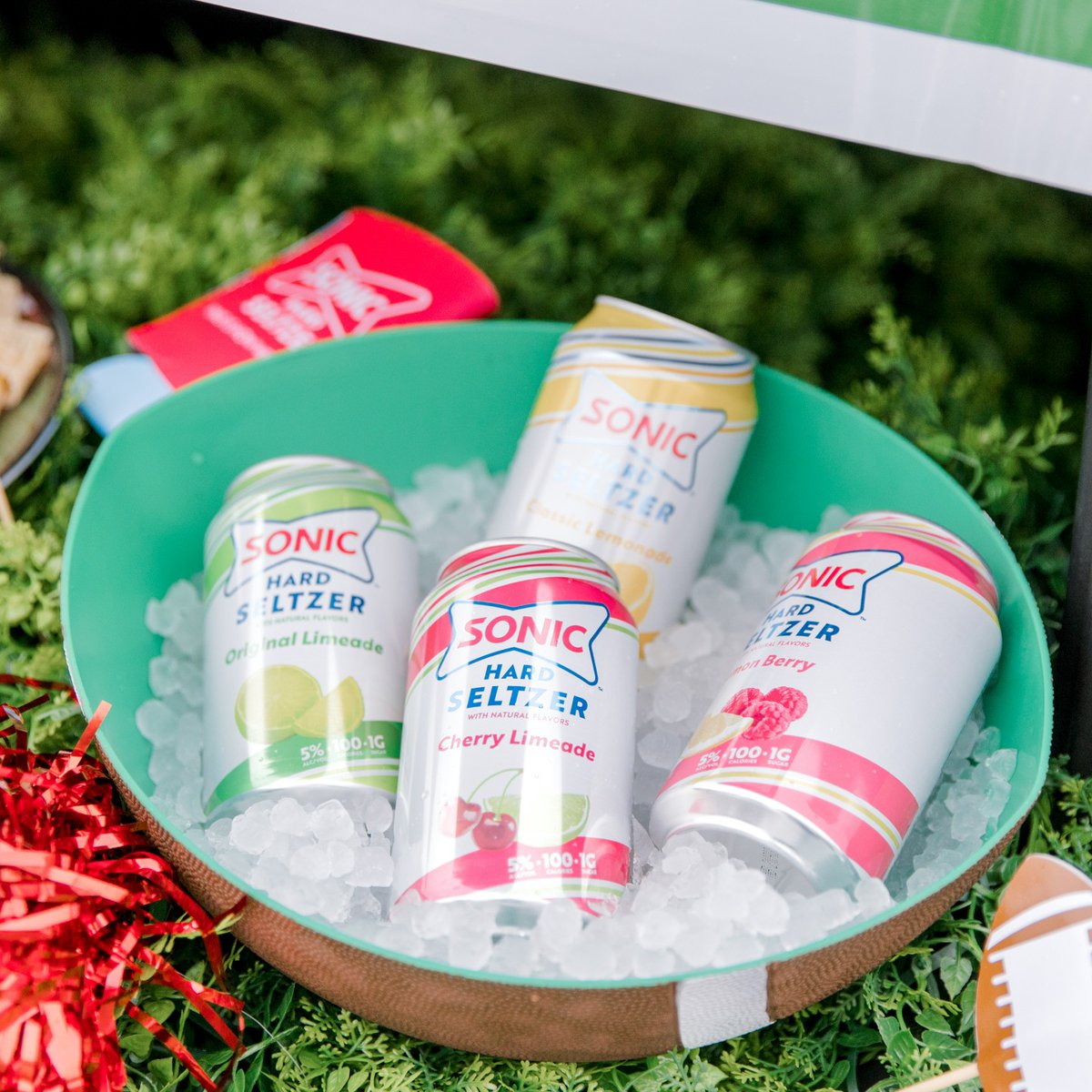 SONICHardBevs's tweet photo. Unlike most kickers, Team Cherry Limeade thrives when iced. πππ
#ThisIsHowWeSeltzer #ThisIsHowWeTailgate #TeamCherryLimeade #ProducedByCoop https://t.co/6lvltRHvJt