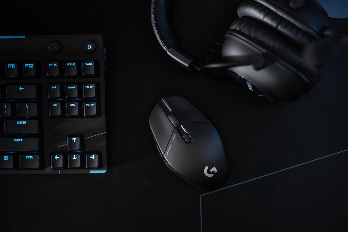 LogitechG's tweet photo. Your favorite mouse is back with some upgrades!
🖱 Updated shape to perfectly fit @shroud’s hand 
🖱 LIGHTSPEED wireless technology 
🖱 HERO 25K tournament grade sensor
🖱 145 hours of battery life
🖱 USB-C connection
🖱 75 grams 

Check it out: https://t.co/yFaONFHgI2 https://t.co/i5CaJCxEcx
