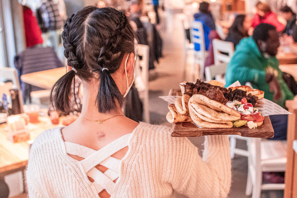Saloniki Goodness is coming right up!🍗 🍄 🥓 🍅 🌯 
#SalonikiGreek #FreshGreekFood #FoodLovers #Foodie