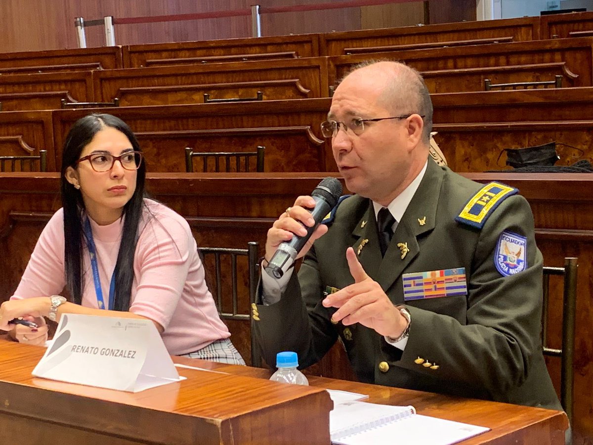 lahistoriaec's tweet photo. Con nombres, de frente. Director del ISSPOL, Renato González, dijo que en la estafa al #Isspol hay peces gordos. Relató que desde 2016 el Ministro del Interior presidía el Consejo del Isspol; en ese entonces, José Serrano. "Hubo complicidad de altas autoridades en ese desfalco". https://t.co/MOlJ7xf6CV