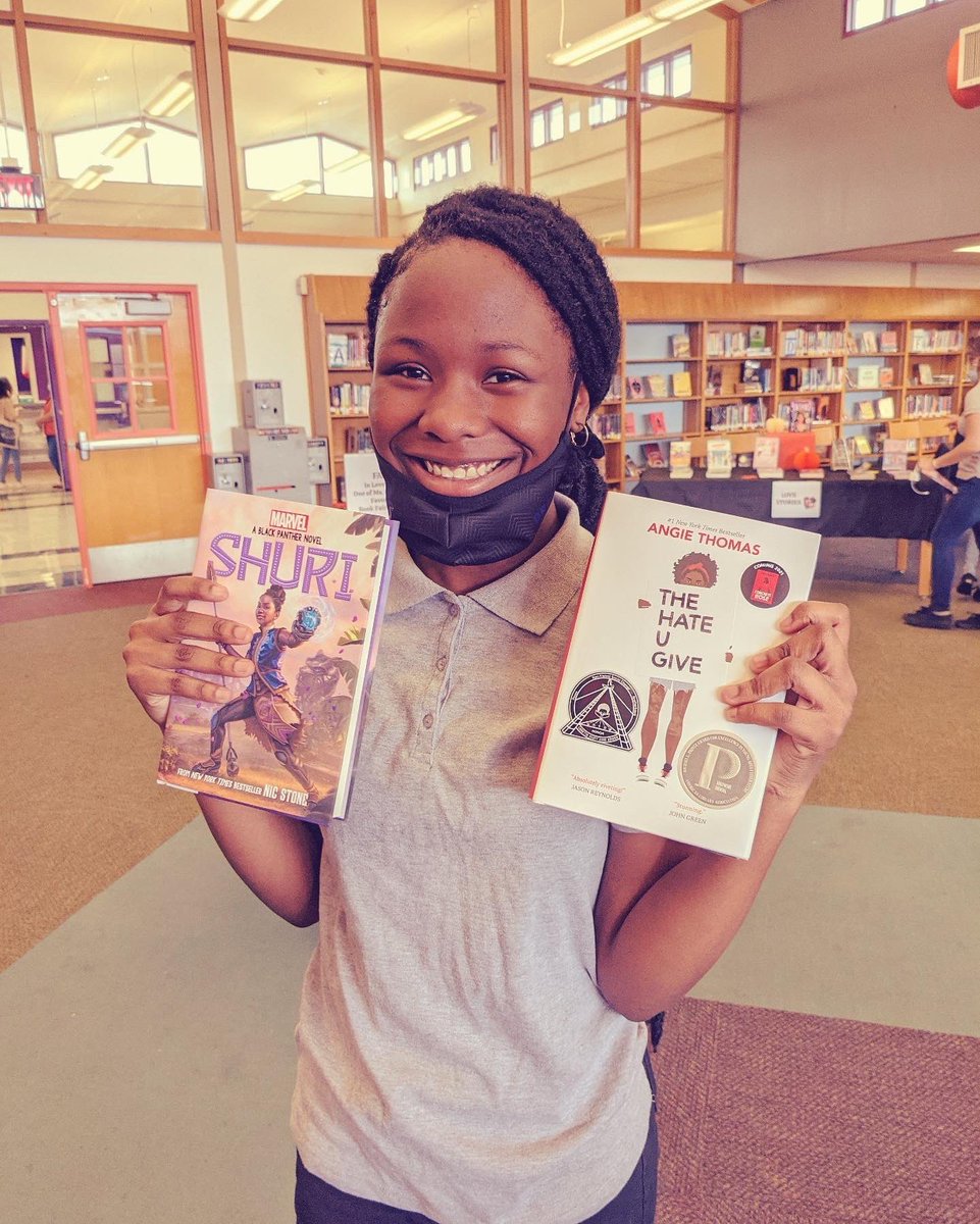 A huge shoutout and thank you to our awesome librarian Ms. Fischer for hosting our 1st annual FREE book fair! All of our students were given the opportunity to select two free books. Ms. Fischer raised over 10,000 dollars for this event! Bring on the book clubs 😆