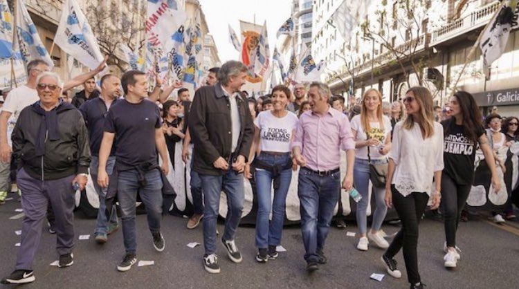 Organizan un festejo de una derrota, un día laboral en un país quebrado. Sin autocrítica, sin reflexión, en otro planeta, son incorregibles.