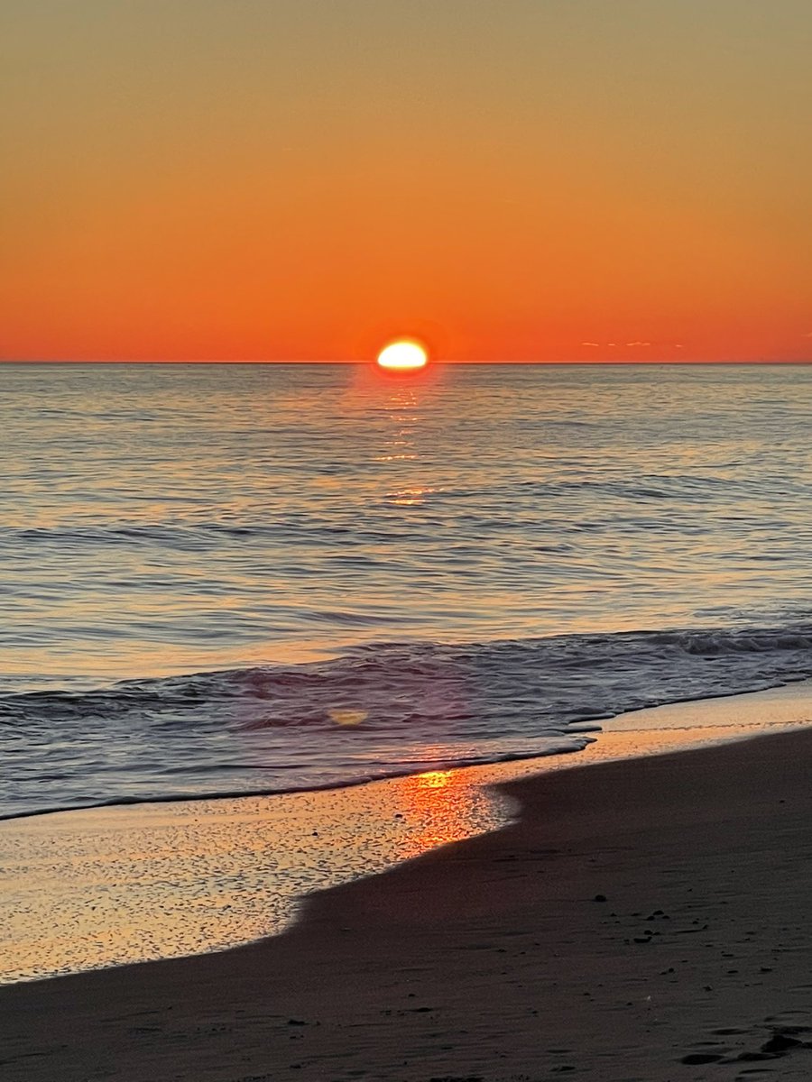 DanielGravesWx's tweet photo. Good night, sun! #ncwx https://t.co/Nn2BSnelCU
