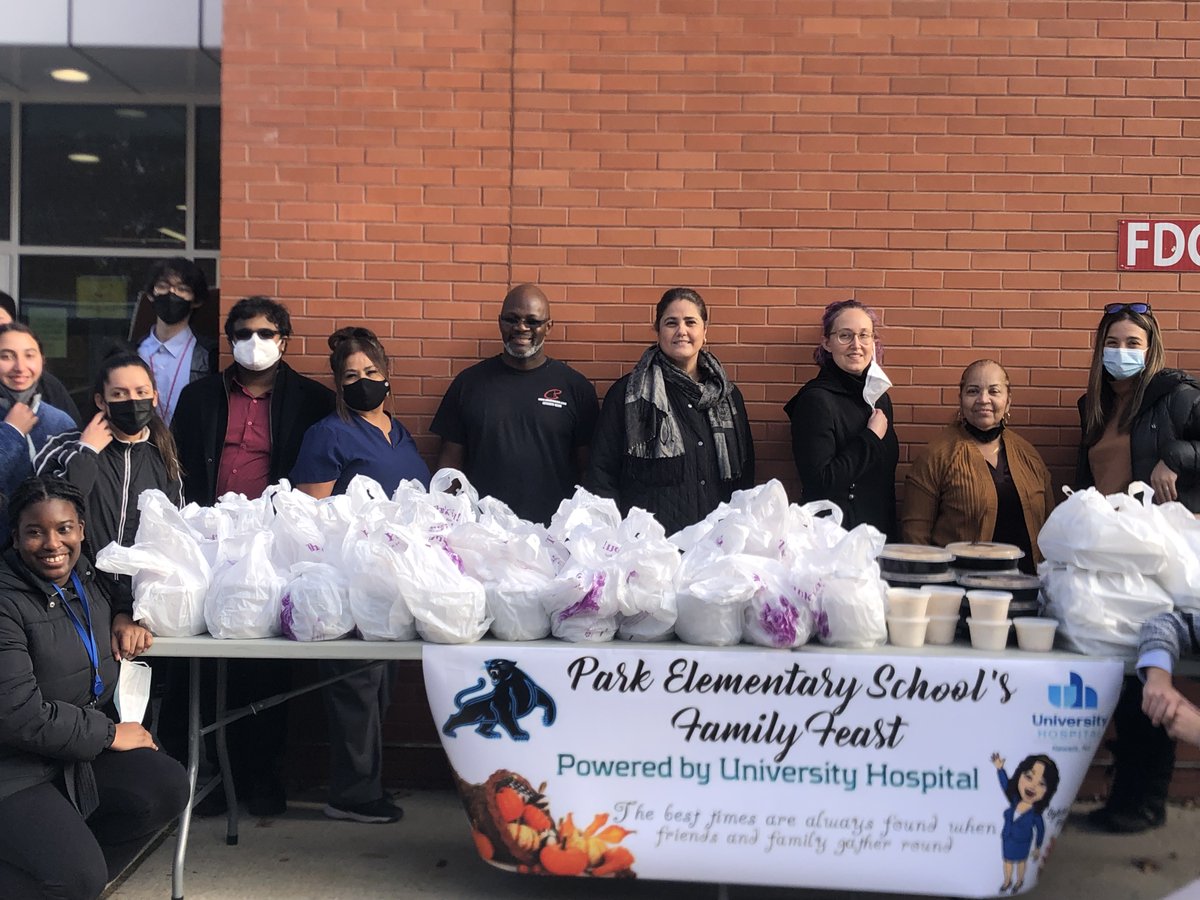 nps_parkelem's tweet photo. Today, all of Park Elementary students and staff received a free hot meal in celebration of our Family Feast powered by University Hospital.
#thanksgiving #nps #pantherpride #family #grateful https://t.co/AUT5ixXmrn