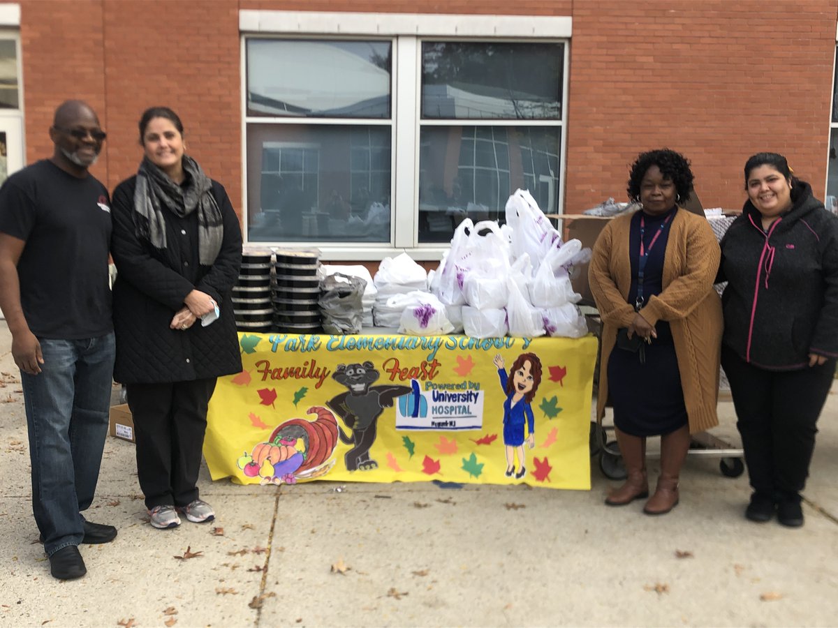 nps_parkelem's tweet photo. Today, all of Park Elementary students and staff received a free hot meal in celebration of our Family Feast powered by University Hospital.
#thanksgiving #nps #pantherpride #family #grateful https://t.co/AUT5ixXmrn