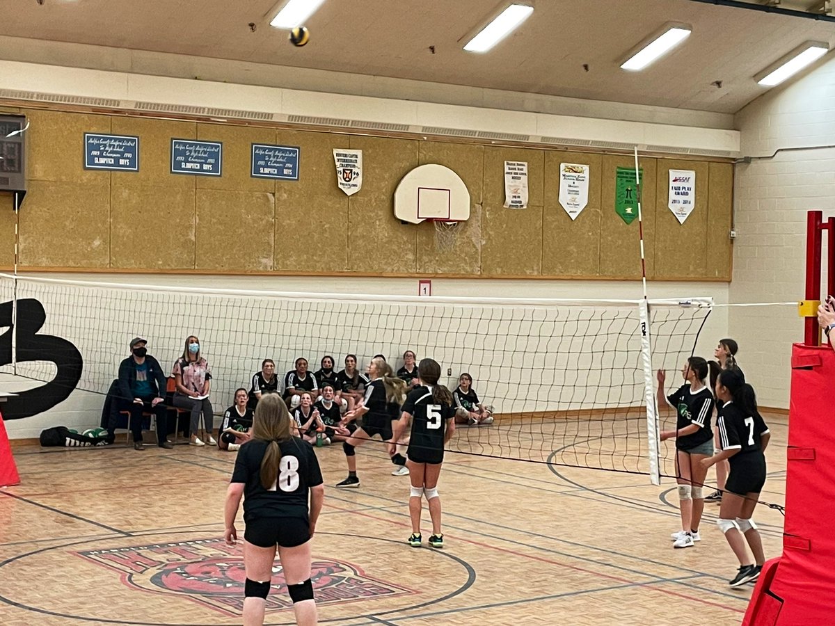 NS_SLP_MOM's tweet photo. Lost Round 5 of the Girls Volleyball Semi Finals @htbarrett but what AMAZING game play by our @AJSmeltzer Girls Volleyball 🏐 Team!!!❤️🥰🎉👏 Two FANTASTIC wins tonight and so much growth to be SUPER proud of!👏🎉🎉🎉🎉🎉🏐❤️#HardWorkShows #proudMom #GoTeam @AJSmeltzer @HRCE_NS https://t.co/0q52AWgEzz
