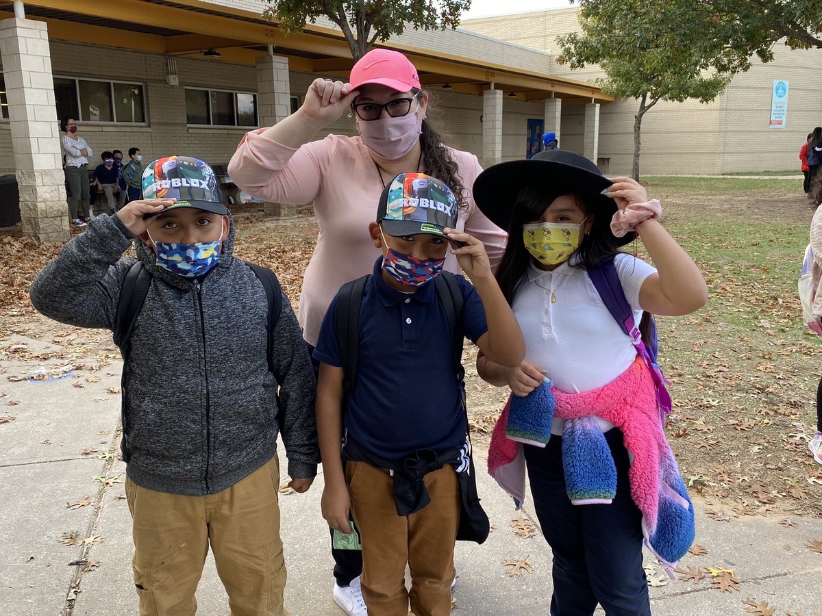 CuellarNation's tweet photo. Today we Tip Our Hats To Our Wonderful Cuellar Parents! #ParentAppreciationWeek @Samanth60227049 @scgirlintx @ThaliaZavala4 @dallasschools @Tanya_N_Shelton https://t.co/8JZG7USdPg