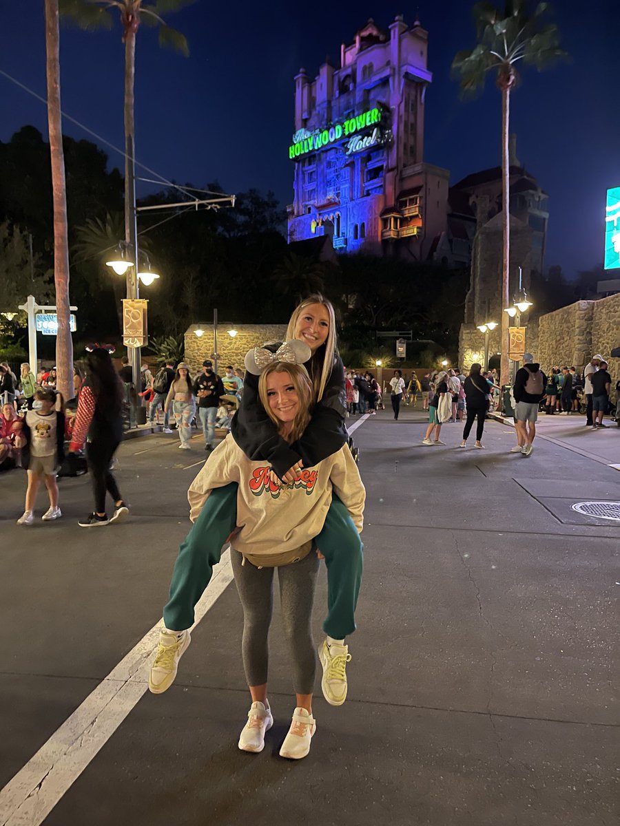 mackk33's tweet photo. Disney WORLD 🦋🥂🤍 https://t.co/WLZO0UIu54