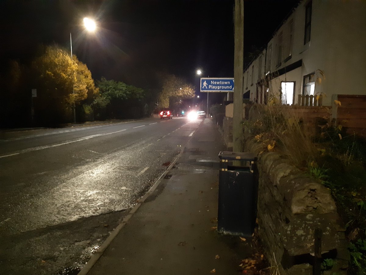 DisleyPol's tweet photo. PCSO Evans has been on foot patrol around #Disley the last two evenings. No issues noted other than one vehicle dealt with for a parking obstruction. https://t.co/uHsbuO4eq8