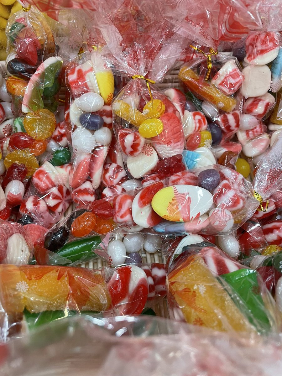 taybatusa's tweet photo. BUY MIXED TURKISH DELIGHT AND GUMMIES ONLINE!😮

We’ve added a new addition to our website where you can mix and match Turkish Delights and Gummies! Now you don’t have to buy a box of just one flavor!💥🔥

All flavors are available on the website now! https://t.co/v09whyKiWY https://t.co/1hkupjWIjG