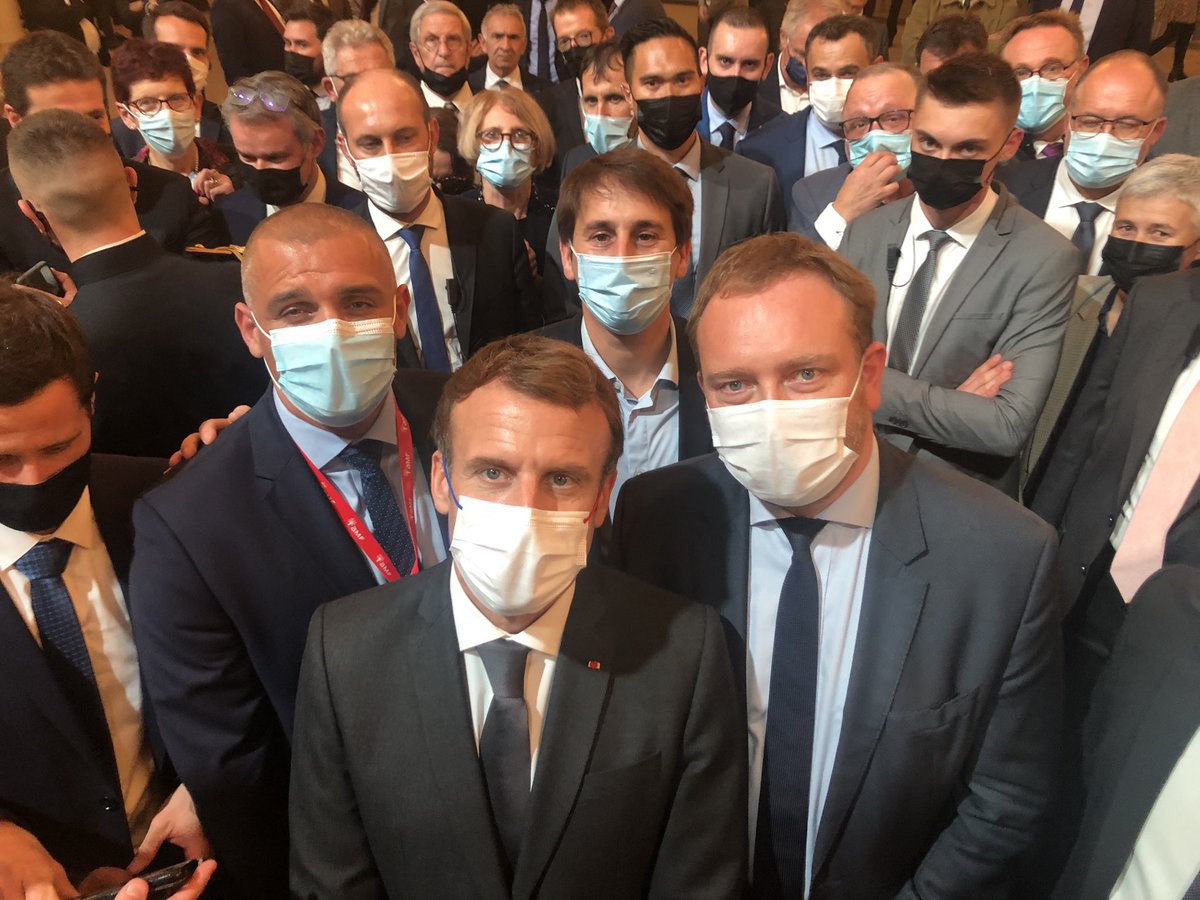 LeroyMiguel's tweet photo. Réception des Maires de France ce soir par @EmmanuelMacron à l’Elysée. Invitation du Président à la signature vendredi du Pacte Sambre-Avesnois-Thiérache à Guise pour représenter la Thiérache Ardennaise. @ardenthierache @Prefet08 @Prefet02 https://t.co/atYU66m4p5