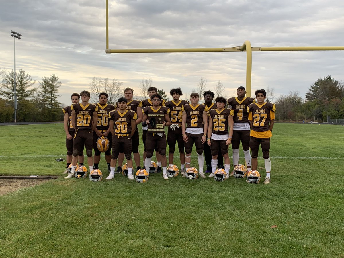 Our seniors got one last photo on the field today. Phenomenal group of young men who exceeded everyone’s expectations. 🦅🏈🦅🏈
F.A.S.T. #quarterfinals 
<a href="/HDJ_Athletics/">Jacobs Athletics</a> <a href="/JacobsHighS/">Jacobs High School</a> <a href="/NasCanty4/">Nasir Canty</a>