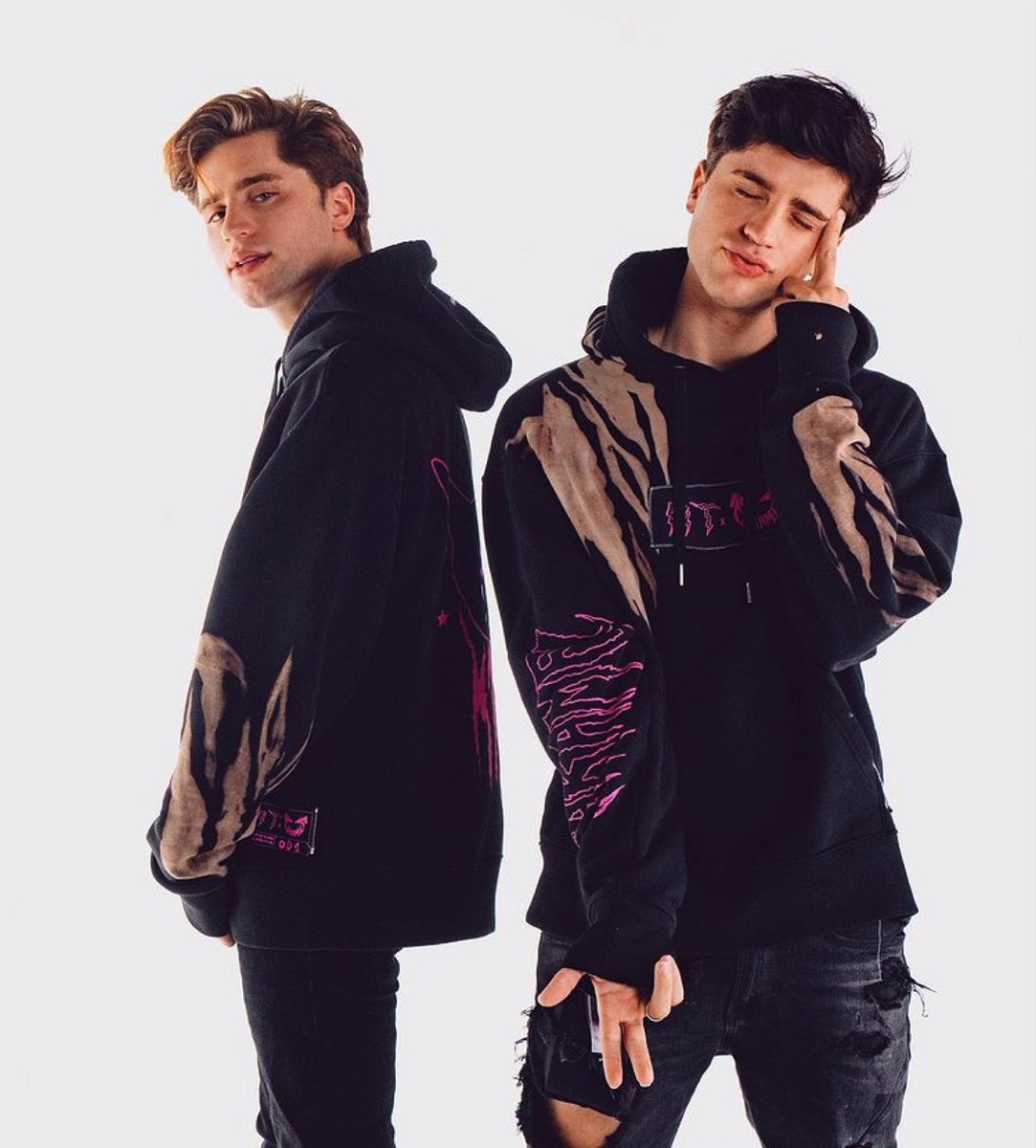Karla_Gnatovich's tweet photo. Hola, soy Karly soy de Mich, México y tengo 18 años sigo a los niños desde el 2020 y amo todo lo que han logrado, sus streams son la cosa más linda porque se acercan más a nosotros y los admiro mucho💖🥺🤏🏻
#integraciónmartinator https://t.co/8x6QZqgNoF