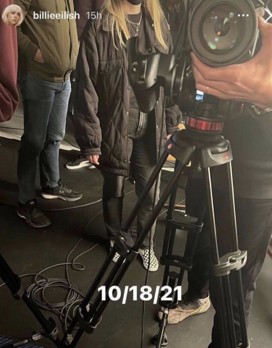 dobadthings2you's tweet photo. okay billie it has been a month since october 18th, we’re getting impatient. 
where. is. our. vanity. fair. interview. https://t.co/pZoB4e1IRw