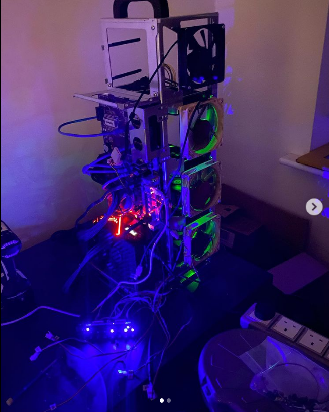 JayGwei's tweet photo. Some Noctua fans 👍⛏📈

#crypto #tech #eth #ethereum #ethermining #cryptocurrency #crytomining #bitcointrading #bitcoin #btc #investment #investing #hashrate #nicehash #mining #finance #passiveincome #ergo #ravencoin #3060ti #hiveos #noctua #tech #finance #cryptocurrency #crypto https://t.co/7s8VktKva0