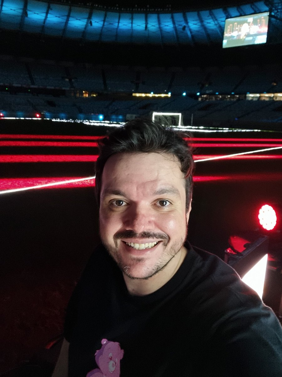 Gaules's tweet photo. Adivinha quem está no estádio do Galo Doido!! https://t.co/9Ey1ueXPoP