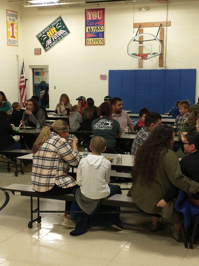 ElementaryGeil's tweet photo. 1st and 2nd grade family thanksgiving luncheon. Great turnout!! #elementarygeil  #joyinourschool https://t.co/a4XJN3T5bR