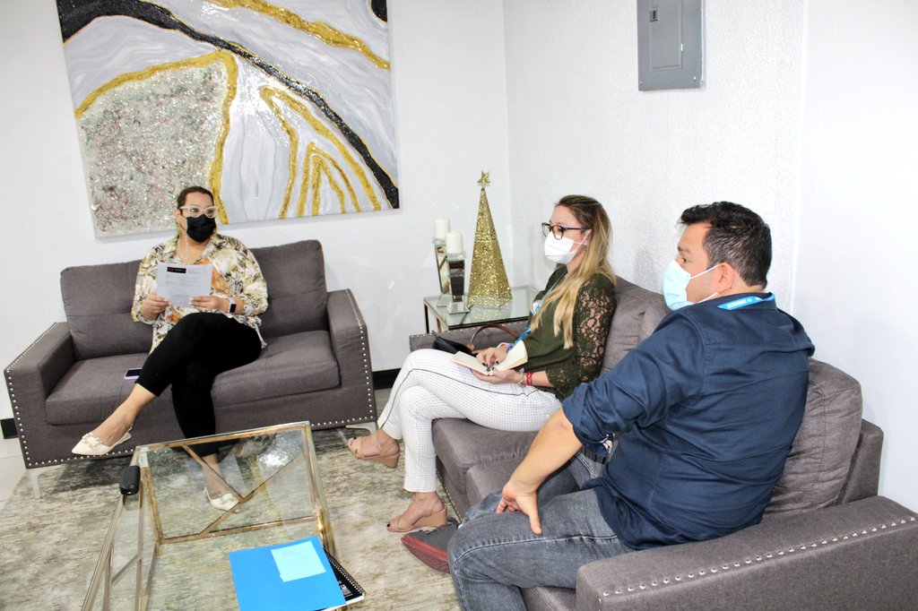 CONADEH's tweet image. Defensora del Pueblo de Honduras, junto a equipo de trabajo del #CONADEH sostienen importante reunión con el representante de país del @ACNURamericas, con el objetivo de estrechar lazos de cooperación y coordinación interinstitucional.