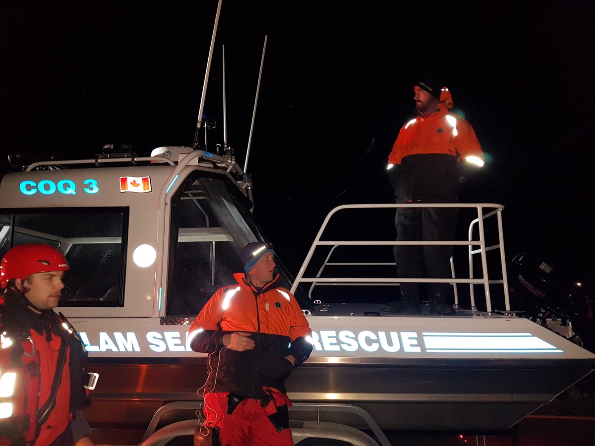 CoquitlamSAR's tweet photo. Some photos from our marine team who assisted last night near Abbotsford. 

Our new boat, Coquitlam 3, was deployed. One of the design principles we used was a shallow hull which makes it suitable for flood responses like this. https://t.co/v79GdicWSQ