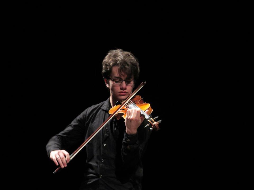 TimisoaraPinto's tweet image. Il violinista #GiuseppeGibboni, vincitore a 15 anni della 1° edizione di #Prodigi nel 2016 ha vinto pochi giorni fa il #PremioPaganini, primo italiano dopo 24 anni. il Paganini dal 1954 solo 4 volte è stato vinto da un italiano, tra questi #SalvatoreAccardo