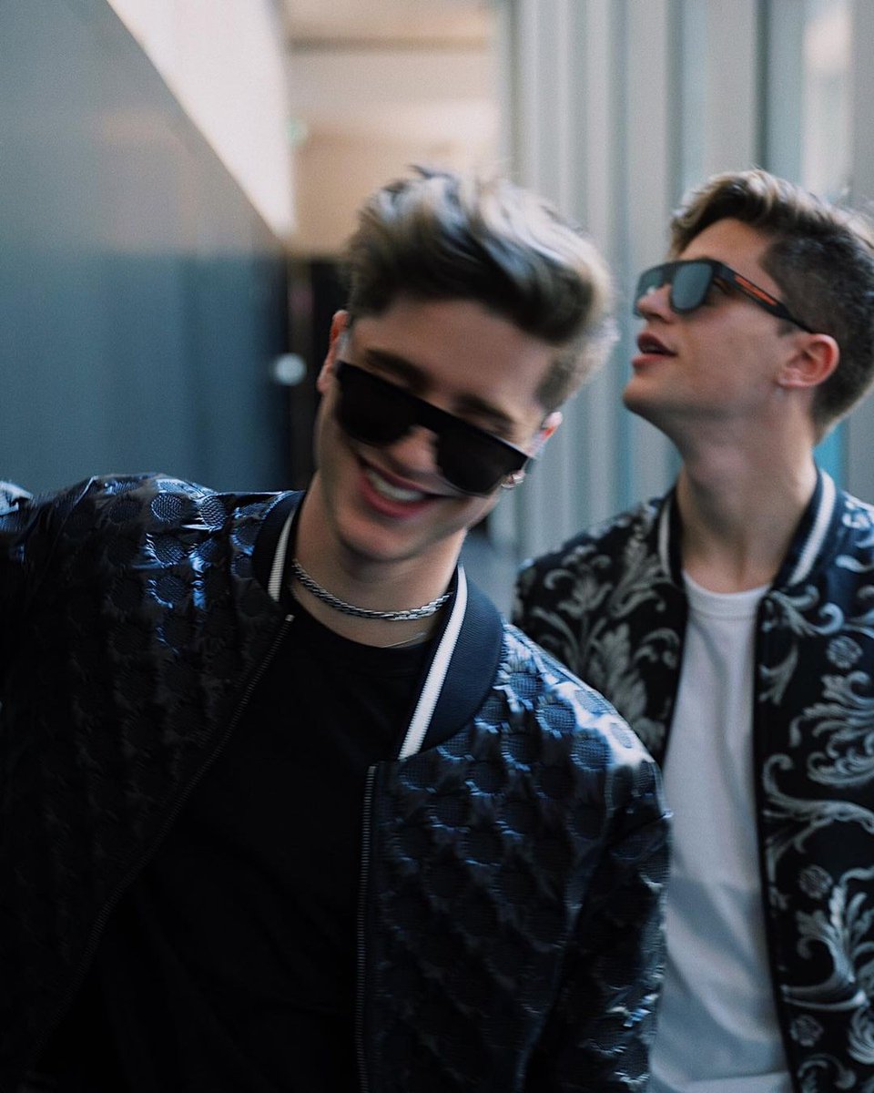 prettyxtwins's tweet photo. Holi me llamo Mar tengo 19 años soy de Colombia, Empecé a apoyar a lo twins más o menos desde el 2016 por lo que me transmiten, su carisma y personalidades tan únicas y maravillosas, amo sus consejos... Y mi dm está abierto por si necesitan algo
 #integracionmartinator https://t.co/Vqz1sT5p45
