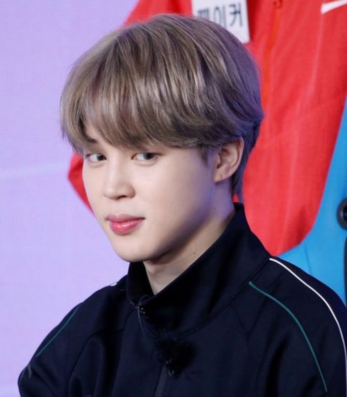 weejimin's tweet photo. jimin: 👀 https://t.co/QByNmllrJS