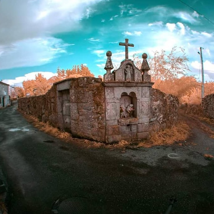 ViaLethes's tweet photo. "Peto de ánimas" en un cruce de caminos de #ABola
📸 Miguel Ángel Ansón
#TerradeCelanova #Ourense #Galicia #Patrimonio https://t.co/DmgPQeELWx