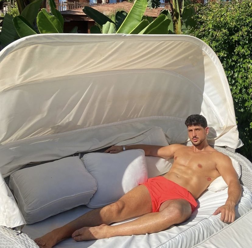 SSandraSoler's tweet photo. Nuevo crush desbloqueado 
#LaIslaDeLasTentaciones2 https://t.co/fXyVzKPqRK