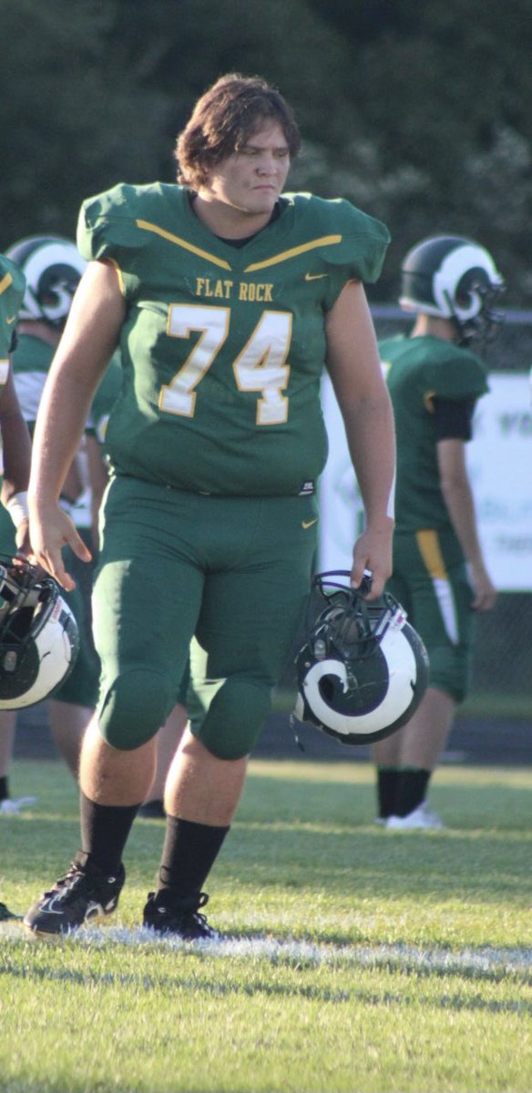 FlatRockFball's tweet photo. Congratulations to Senior Joey Siniarski for being selected to the Division 5 Region 4 All Region Team https://t.co/qb4APAgAaX