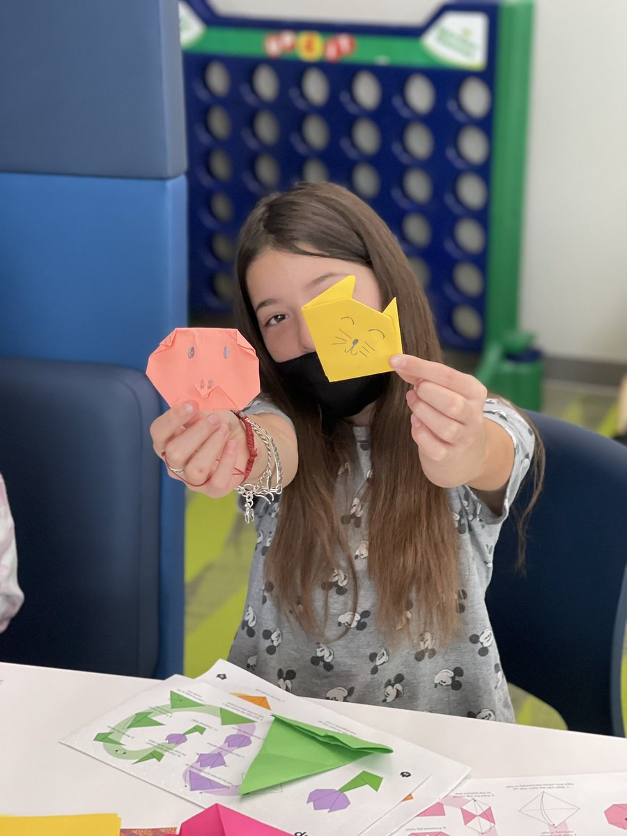 KindleTerri's tweet photo. Today was a day of discovery, joy, wonder, and creativity! My classes love Wednesdays because itโs our weekly appointment with our wonderful librarian @SMitchellreads ๐๐ #librarystations @HumbleISD_GE https://t.co/Wz9A7IEKey