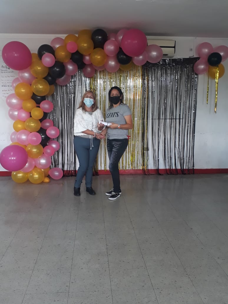 EmiroDuqueCFS's tweet photo. Fin de curso de peluquería con la Maestro Técnico Productivo (MTP) Zaida Heredia #SomosInces #LaFormacionProductivaEsAhora https://t.co/YhXNg3iyaa