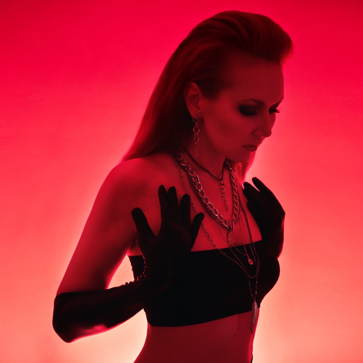 AMADEAworld's tweet photo. Ravenous Vampire - https://t.co/geRslzHJqn
#Vampire #NewMusicAlert https://t.co/7k0jeYpfVm