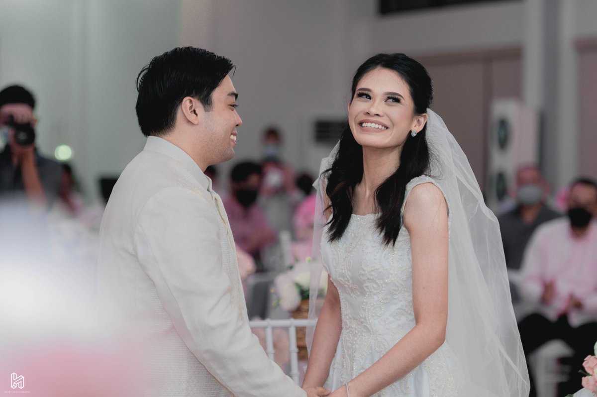 aaannelg_'s tweet photo. Sharing our wedding photos captured by Harvey Taeza 💝
 #PandemicWedding #OctoberBride https://t.co/XjzeMT8jHq