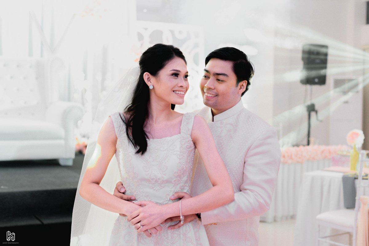 aaannelg_'s tweet photo. Sharing our wedding photos captured by Harvey Taeza 💝
 #PandemicWedding #OctoberBride https://t.co/XjzeMT8jHq