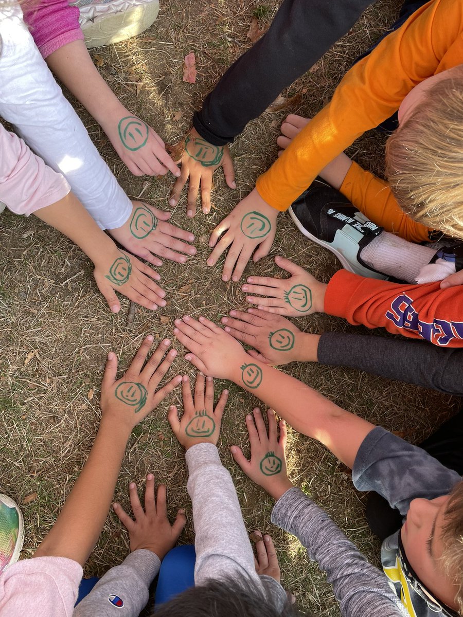 physedcres's tweet photo. After working on building our endurance, today the classes completed the Smile Mile and fall Turkey Trot! #successatcres #runners https://t.co/67cIDyW9F9