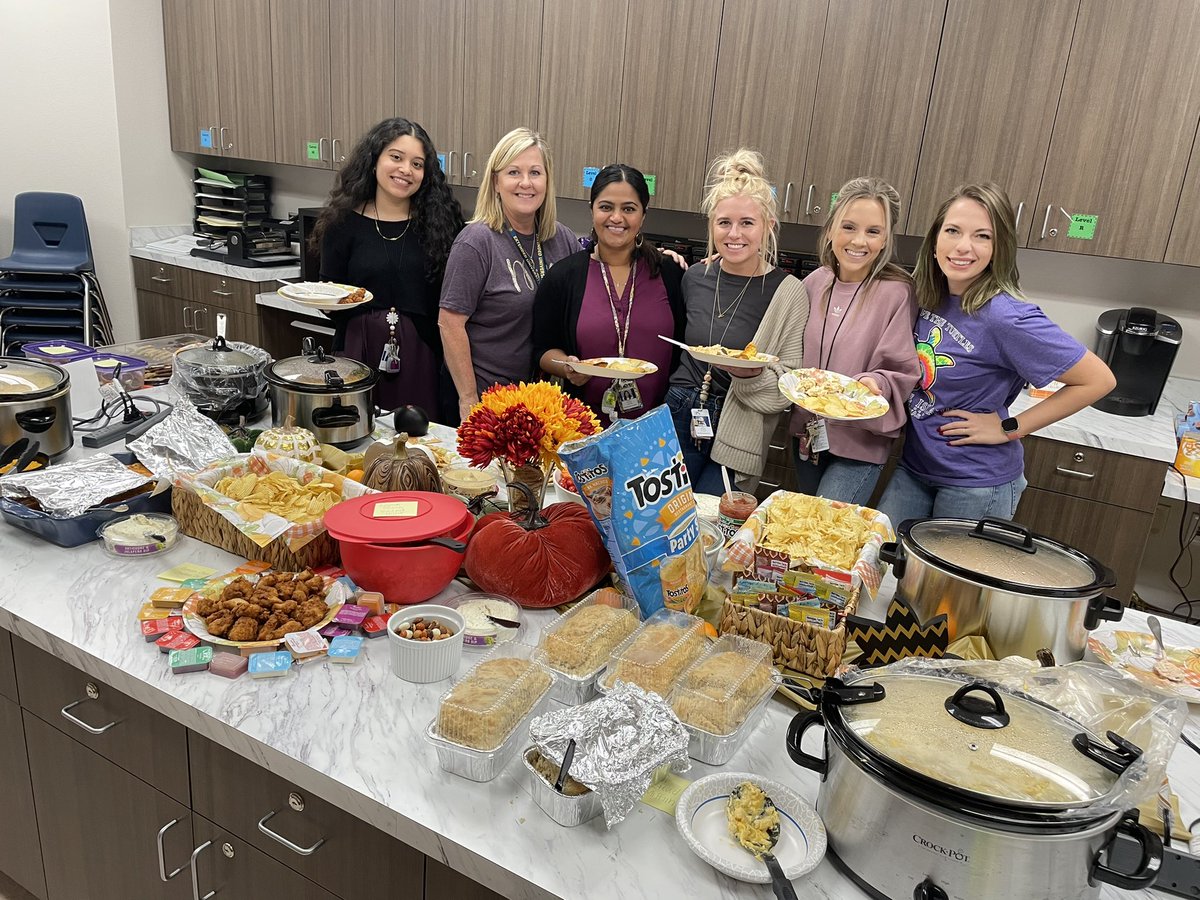 KateKeating8's tweet photo. Red Pod had so much fun hosting today’s PODluck Feast! #RedPod #CreateJoy @CoyMillerElem https://t.co/9Ya7etC3aS
