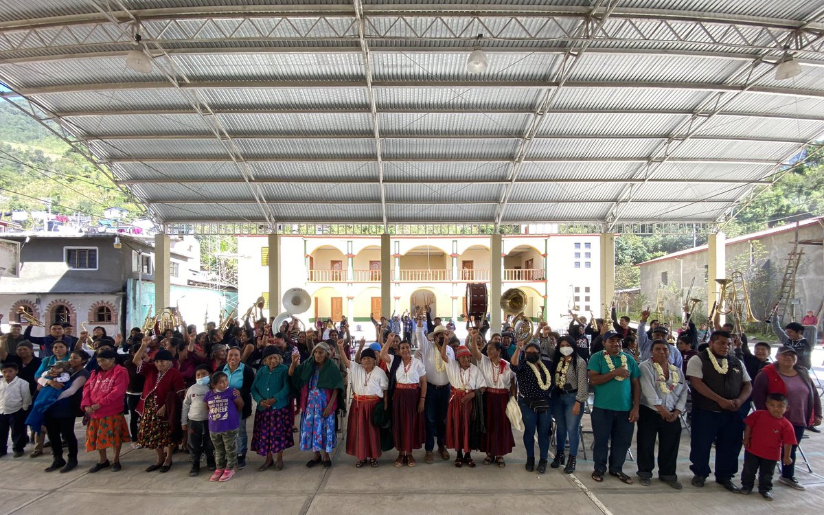 afodepoac's tweet photo. En la Agencia Municipal Sn Cristóbal Chichicaxtepec, Mixistlán de la Reforma logramos una mezcla de recursos para la pavimentación del acceso al pueblo con concreto hidráulico. Agradezco la confianza de Fermin Cipriano y Félix Morales el Presidente y el Agente Municipal. #AFODEPO https://t.co/VjB8kWc6kX