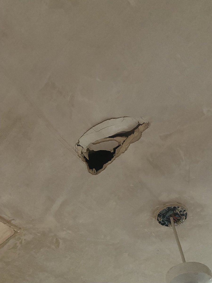 nataliewood's tweet photo. @Sofology sofa delivered last weds - delivery guys put a hole in my freshly plastered ceiling. Spoke to someone and sent pics, was assured it would be dealt with ASAP. Over 1 week later, no response or even acknowledgment of the issue! https://t.co/CqbfWQwjw5