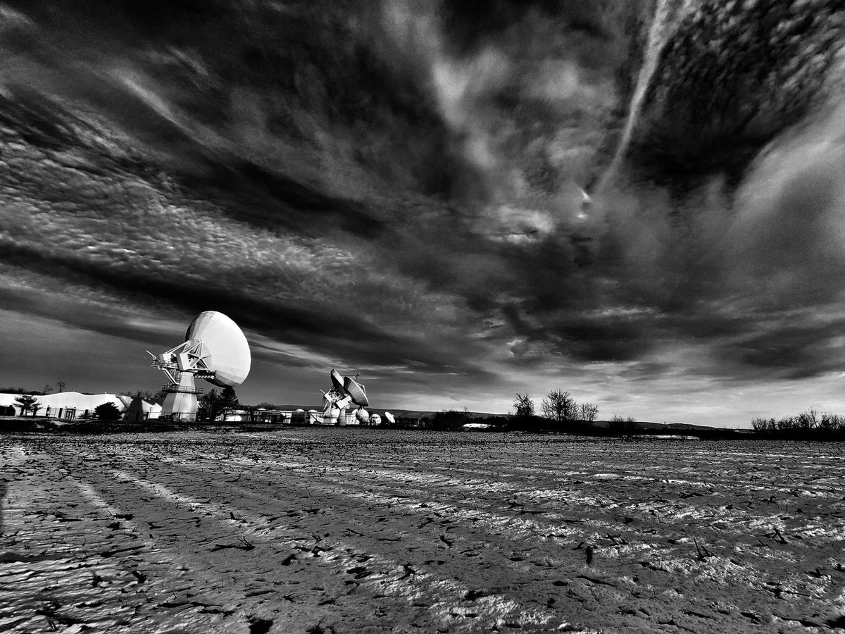 Vis_Symphonies's tweet photo. One day, I parked and walked to the rear of this mystery facility near my house. It has a gated entry with security and I have no clue what it's used for! 
#marylandphotographer #Monochrome #blackandwhitephotography #hagerstownmd #westernmaryland https://t.co/XVpjqcBKJL