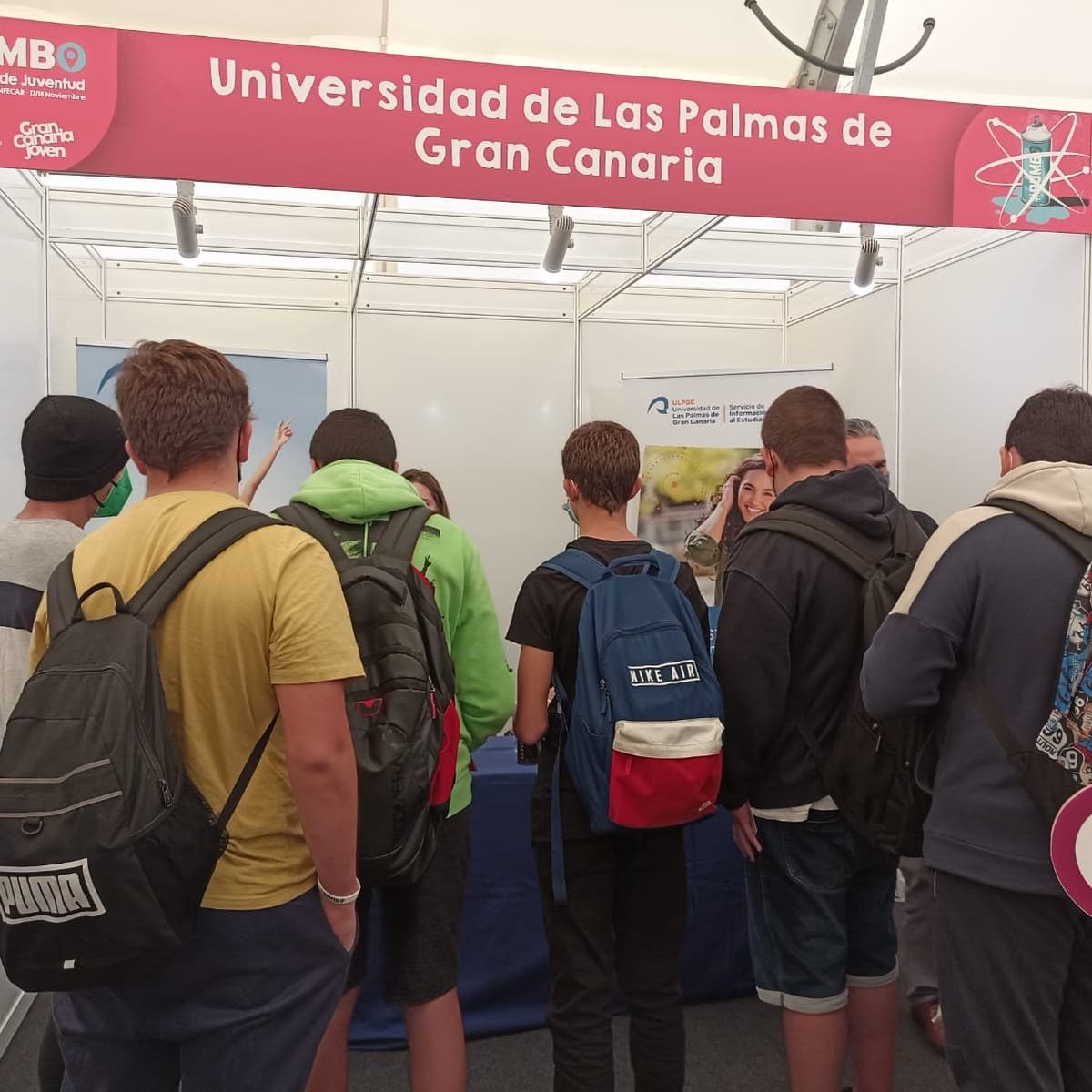 IesBatan's tweet photo. Hoy el curso de 3°ESO ha visitado la III Feria Insular de Juventud organizada por la Consejería de Educación del Gobierno de Canarias.
Actividades como estas ayudan a nuestro alumnado a proyectar su futuro y mejorar su inserción laboral. ✨
#rumbo #somoselbatan #ieselbatan https://t.co/7Q5Ck3yZ7v