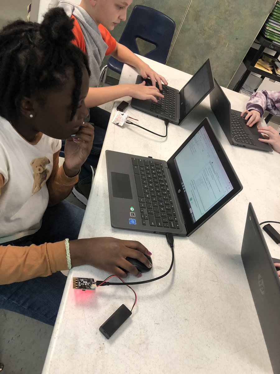MrsCarterSTEM's tweet photo. Packed #CodingClub today! We tried the new @FiriaLabs kit and they were a hit! I also had some students working on @scratch animations, and I even had a student demo his @Raspberry_Pi he received for his birthday❤️ @ShelbyEdTech https://t.co/KmR5X2z196