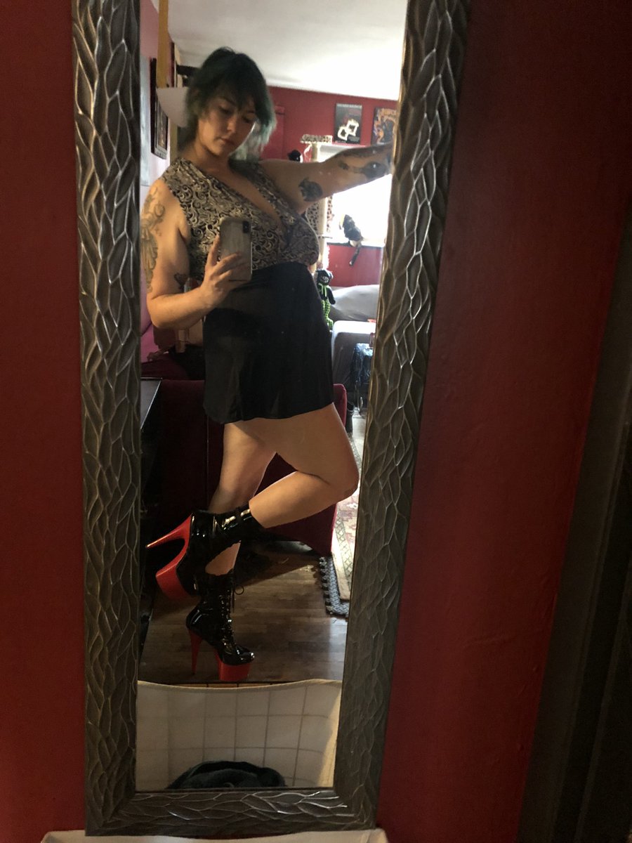 hatchasnatch's tweet photo. They’re heeeeeeeere #pleasers https://t.co/Mvqf43zIax