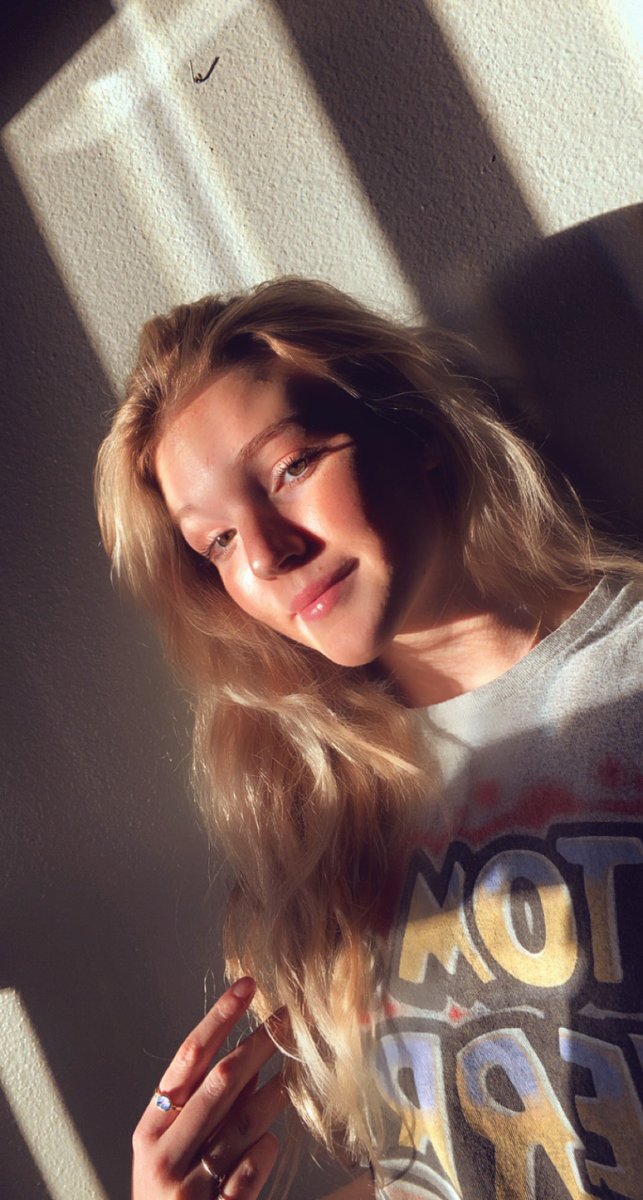 DaelynPerry17's tweet photo. Procrastinating at it’s finest😌 https://t.co/hPs30uJacG